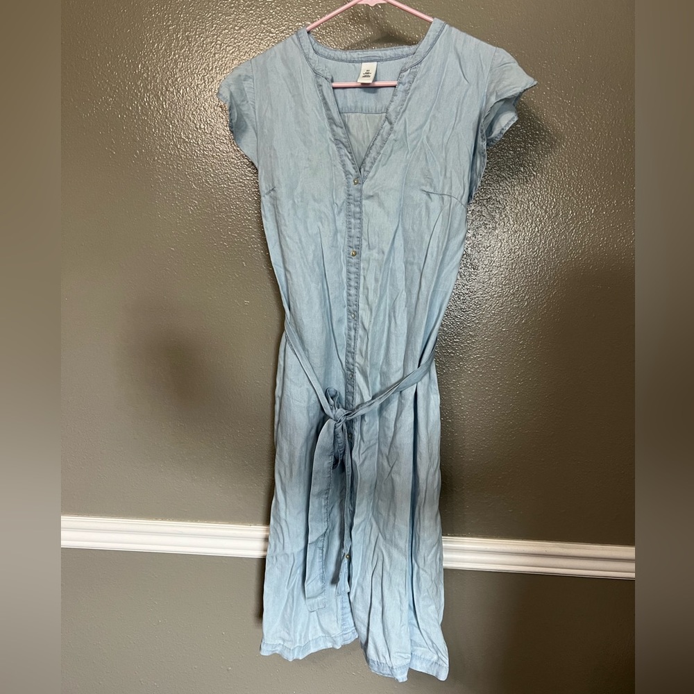 Medium Mama Maternite flowy dress.